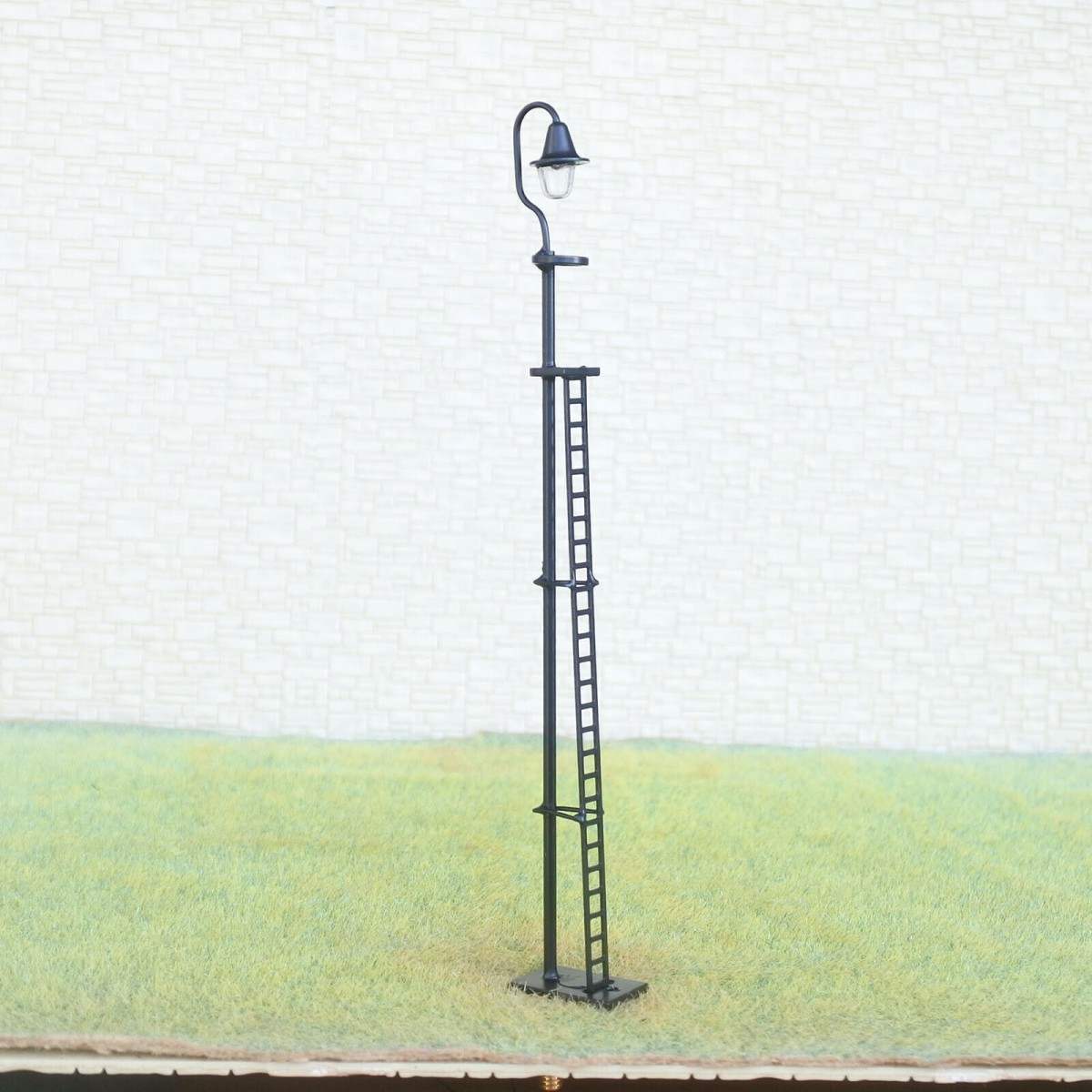 2 x HO scale LED yard light model train railroad street station lamp post #YL42B